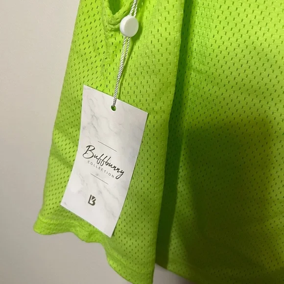 BNWT Buffbunny shirt size S - Picture 4 of 4